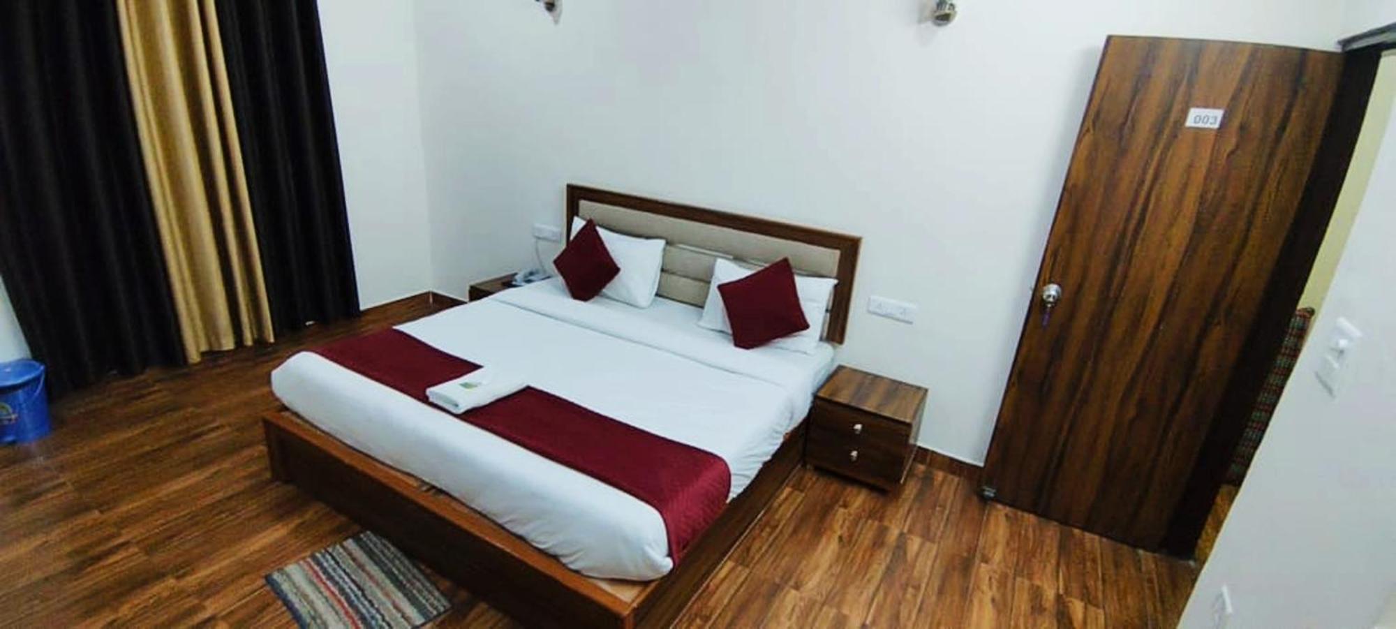 Luxury Rooms In Safdarjung Enclave Near Aiims & Safdarjung Hospital New Delhi Exterior photo